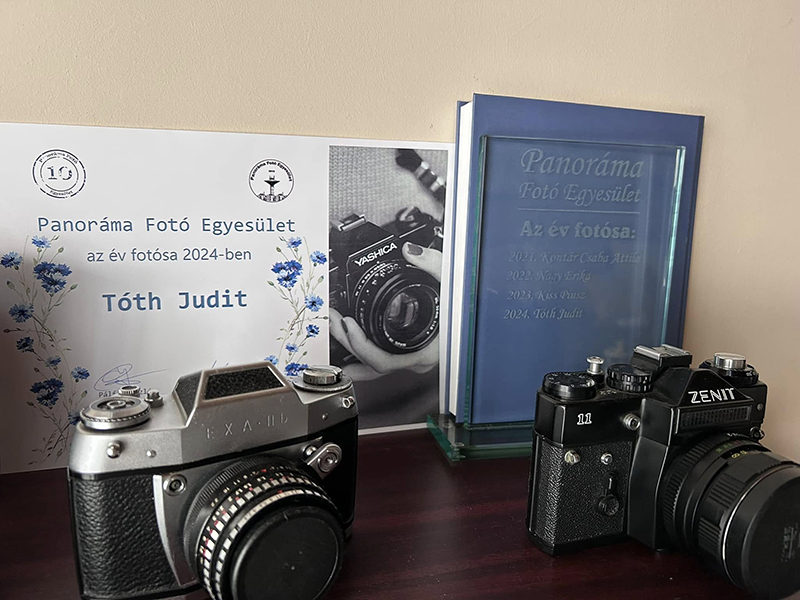 Az év fotósa díj és oklevél